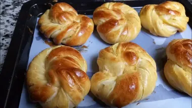 Bánh mì ngọt nhân khoai môn / đẩu đỏ / lava trứng muối/ việt quất